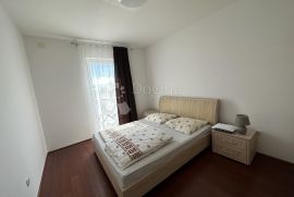 Apartman Klenovica 96m2 40 m od mora, Novi Vinodolski, Appartamento