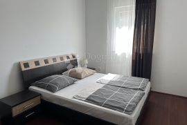 PRILIKA!! Apartman Smokvica 96m2 40m od mora, Novi Vinodolski, Daire