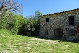 Ročko Polje - građevinska parcela sa starinom, Buzet, Zemljište