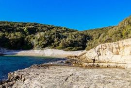 PREDIVNO GRAĐEVINSKO ZEMLJIŠTE S POGLEDOM NA MORE, Marčana, Terrain