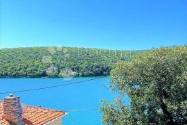 RIJETKOST NA TRŽIŠTU, KUĆA 20 KORAKA OD PLAŽE!, Marčana, House