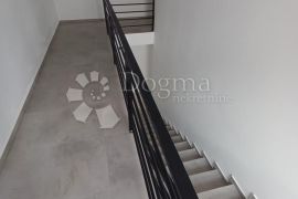 Novogradnja Veli Vrh stan 74 m2 (Uporabna dozvola), Pula, شقة