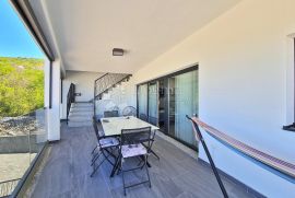 CRIKVENICA ,PENTHOUSE 3S+DB,VELIKA GARAŽA, Crikvenica, Appartamento