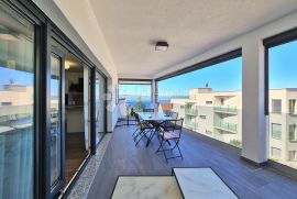 CRIKVENICA ,PENTHOUSE 3S+DB,VELIKA GARAŽA, Crikvenica, Appartamento