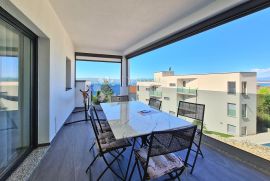 CRIKVENICA ,PENTHOUSE 3S+DB,VELIKA GARAŽA, Crikvenica, Appartamento