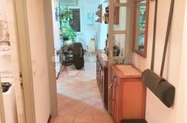 Prodaja stana, 4S, 95 m², visoko prizemlje, Rovinj, Stan