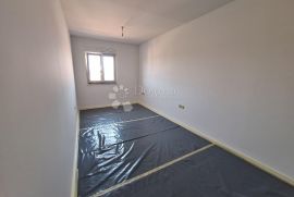 Novogradnja sa panoramskim pogledom na more, 120 m od mora, Krk, Appartement