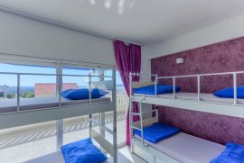 TROGIR-SEGET DONJI MINI HOTEL S MOGUĆNOSTI GRADNJE JOŠ JEDNOG SLIČNOG OBJEKTA !!!, Seget, Immobili commerciali