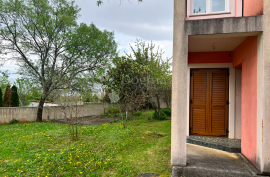 VELIKA KUĆA 647 m2 (prizemlje + kat + mansarda), Labin, Maison