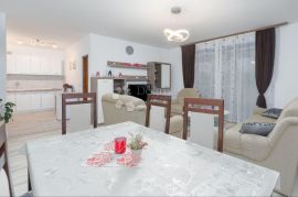 Istra - kuća s 5 apartmana u blizini Poreča, Poreč, Ev