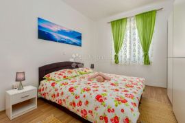 Istra - kuća s 5 apartmana u blizini Poreča, Poreč, Ev