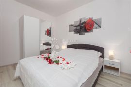 Istra - kuća s 5 apartmana u blizini Poreča, Poreč, Ev