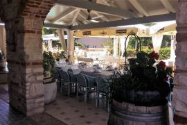 Boutique hotel s bazenom i restoranom na odličnoj poziciji, Umag, Immobili commerciali