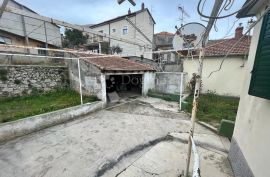 ŠIBENIK -KUĆE U BLIZINI MORA I CENTRA GRADA, Šibenik, Kuća