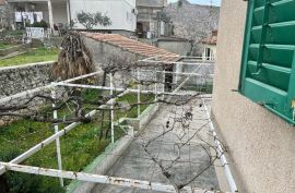 ŠIBENIK -KUĆE U BLIZINI MORA I CENTRA GRADA, Šibenik, Kuća