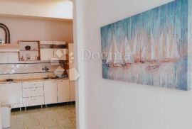 Kantrida, prizemlje etaža sa dva namještena apartmana, Rijeka, Apartamento