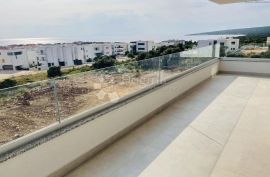 Novi stan u urbanoj vili uz plažu!, Novalja, Appartment