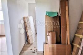 SIMPATIČAN STAN SA OKUĆNICOM, NADOMAK GRADA, Labin, Apartamento