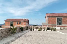 VODICE - UNIKATNA VILA V03 - SA PREKRASNIM POGLEDOM, Vodice, Дом