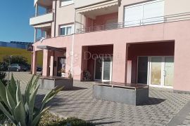 VODICE – POSLOVNI PROSTOR ZA AUTOMAT CLUB ILI DRUGE DJELATNOSTI, Vodice, Ticari emlak