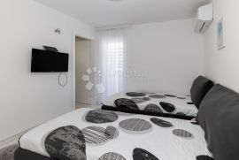 LUKSUZNA novogradnja Crikvenica 30m od mora, Crikvenica, Wohnung