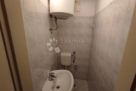 Stan 69,39 m2 u centru, Pula, Appartment