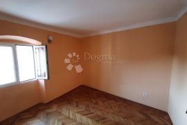 Stan 69,39 m2 u centru, Pula, Appartment