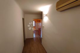 Stan 69,39 m2 u centru, Pula, Appartment