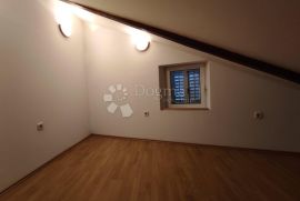 Stan 69,39 m2 u centru, Pula, Appartment