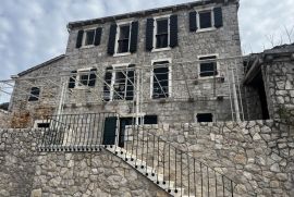 PELJEŠAC, POVIJESNI LJETNIKOVAC, Trpanj, Casa