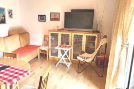 Apartman Murter- 30 m od mora!!!, Tisno, Appartement