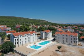 TRIBUNJ – PREKRASAN APARTMAN NADOMAK MORA B 1, Vodice, Apartamento