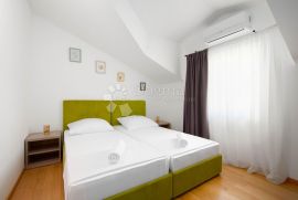 TRIBUNJ – PREKRASAN APARTMAN NADOMAK MORA B 1, Vodice, Apartamento