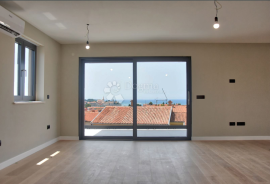 EKSLUZIVAN PENTHOUSE SA GARAŽOM I POGLEDOM NA MORE I GRAD -stan E, Poreč, Daire