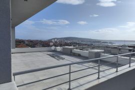 TROGIR-PENTHOUSE S ČAROBNIM POGLEDOM S50, Trogir, Appartamento