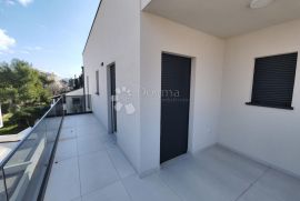 SRIMA - PENTHOUSE DRUGI RED DO MORA S8, Vodice, Appartement