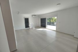 SRIMA - PENTHOUSE DRUGI RED DO MORA S8, Vodice, Appartement