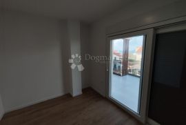 SRIMA - PENTHOUSE DRUGI RED DO MORA S7, Vodice, شقة