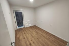 SRIMA -APARTMAN DRUGI RED DO MORA S2, Vodice, Appartamento