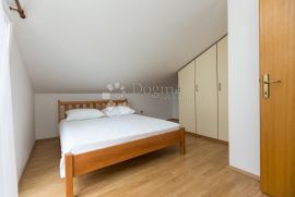 Apartmanska kuća na odličnoj poziciji - prava poslovna prilika, Okrug, Casa