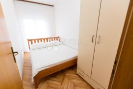 Apartmanska kuća na odličnoj poziciji - prava poslovna prilika, Okrug, Casa