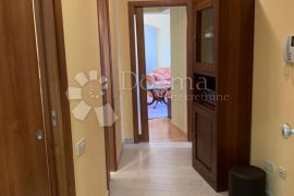 OPATIJA, CENTAR - 3S+DB sa saunom, terasom, garažom i pogledom na more!, Opatija, Appartment