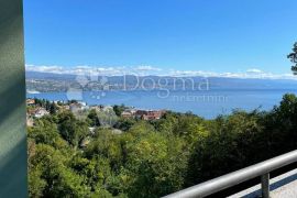 OPATIJA, CENTAR - 3S+DB sa saunom, terasom, garažom i pogledom na more!, Opatija, Appartment