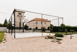 ŠIBENIK ( DUBRAVA ) - VILLA IZ BAJKE, Šibenik - Okolica, Haus