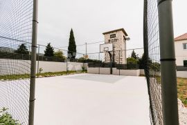 ŠIBENIK ( DUBRAVA ) - VILLA IZ BAJKE, Šibenik - Okolica, Haus