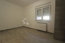 STAN U NOVOGRADNJI 3S+DB SA VELIKOM TERASOM!, Rijeka, Daire