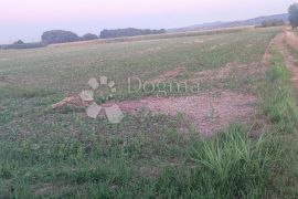 Zemljište pogodno za razne industrijske djelatnosti, Varaždin, Land