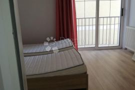 Prilika!! Apartman 61m2 sa terasom 300m od mora, Crikvenica, Daire