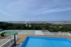 Villa 700m2 sa bazenom i teniskim terenom, Crikvenica, Ev