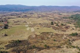 ZEMLJIŠTE POGODNO ZA ETNO SELO, Plaški, Tierra